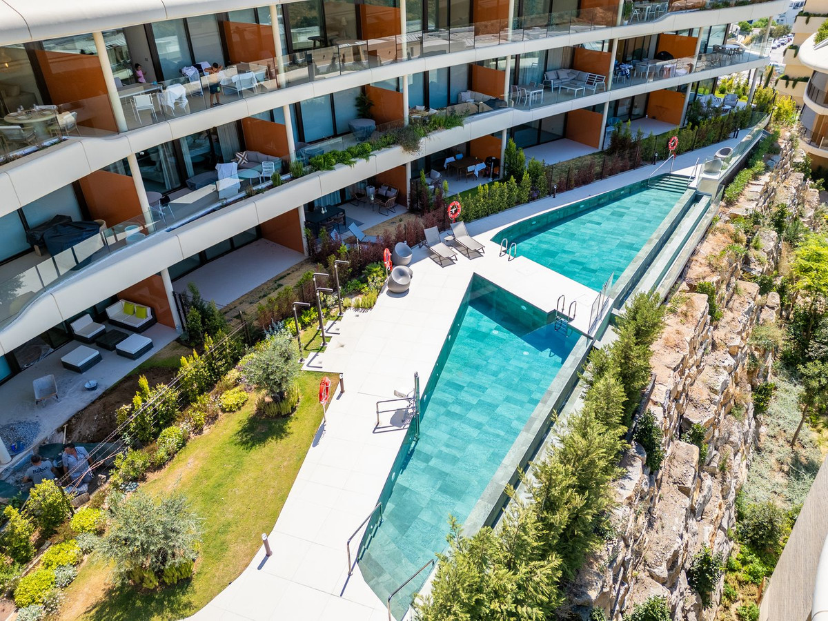 2 Bed Apartment for sale in Fuengirola Costa Del Sol, Málaga, Spain