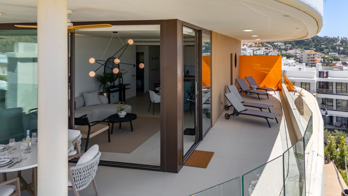 2 Bed Apartment for sale in Fuengirola Costa Del Sol, Málaga, Spain