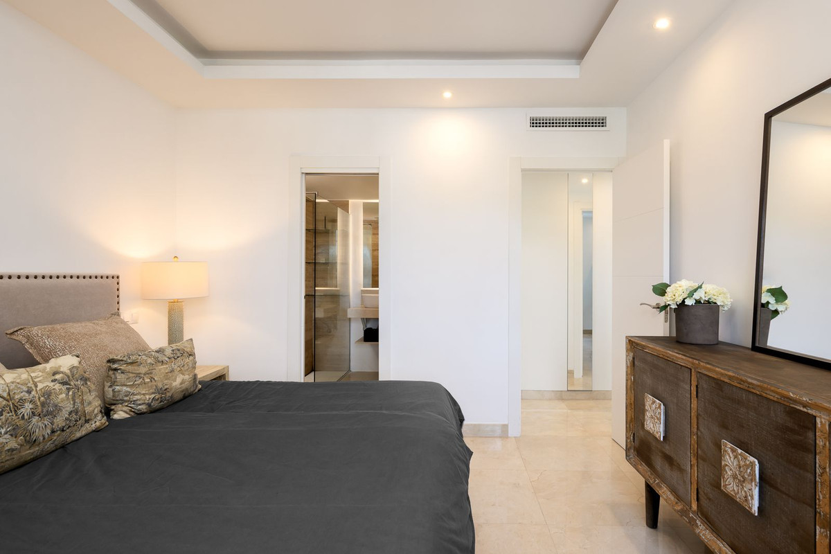 2 Bed Apartment for sale in Estepona Costa Del Sol, Málaga, Spain