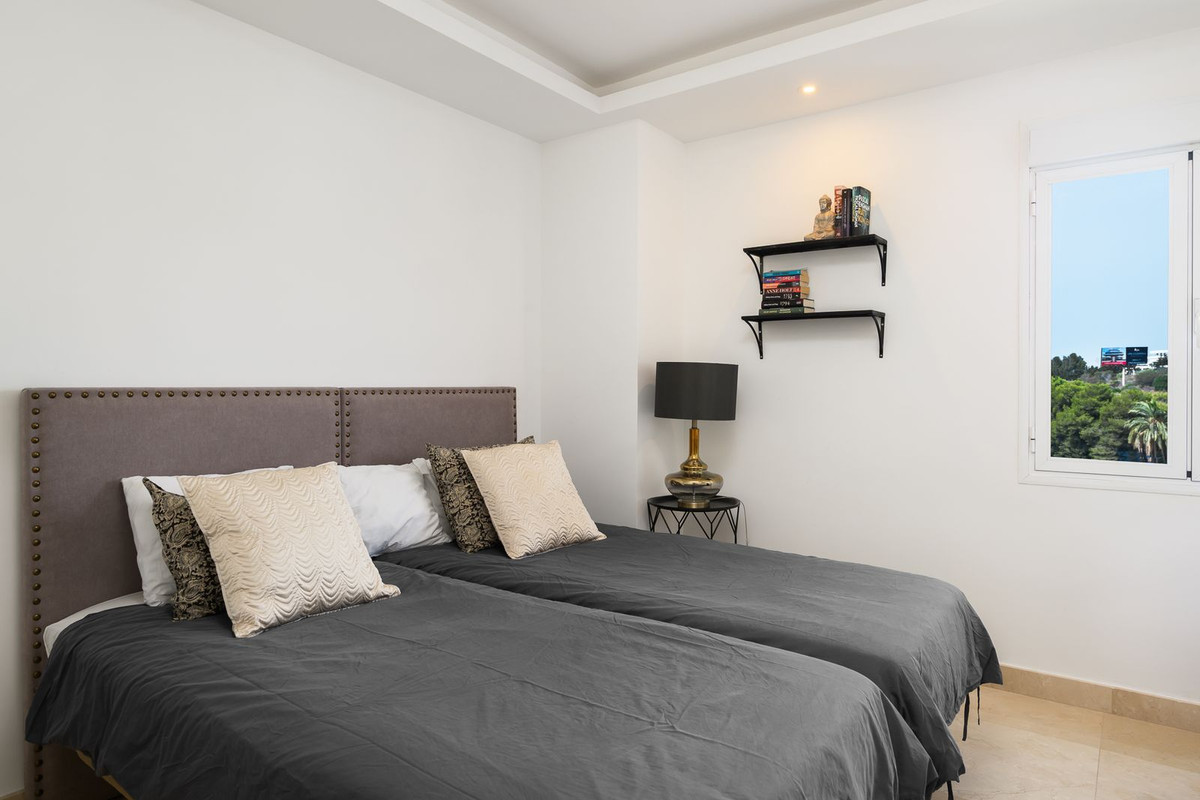 2 Bed Apartment for sale in Estepona Costa Del Sol, Málaga, Spain