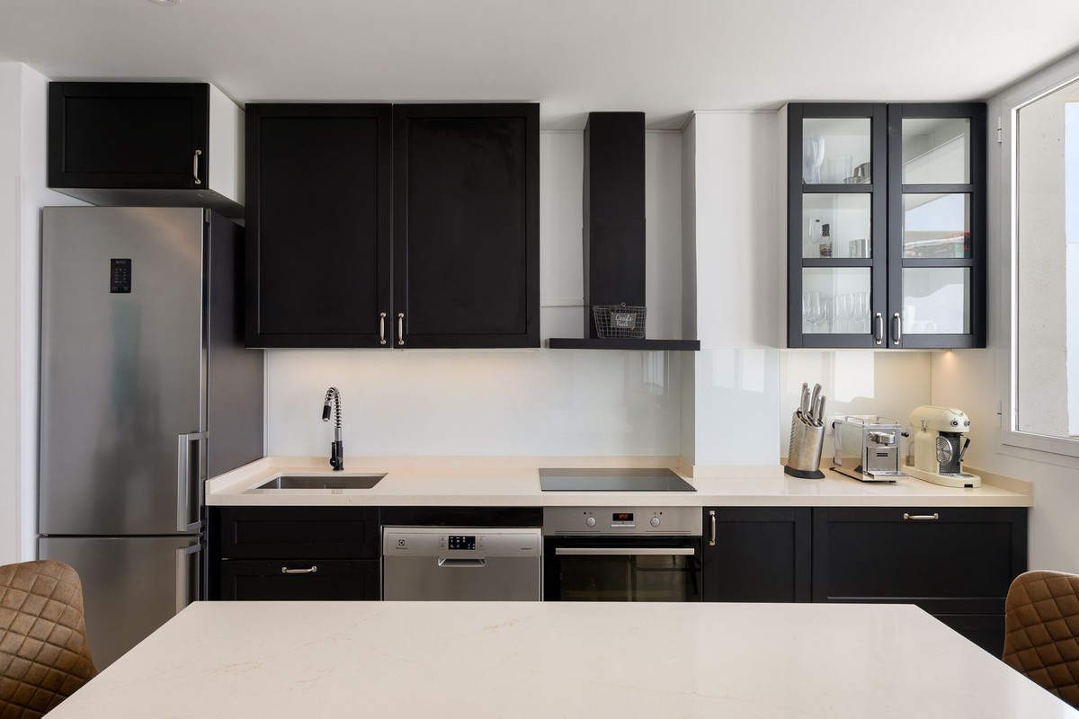2 Bed Apartment for sale in Estepona Costa Del Sol, Málaga, Spain