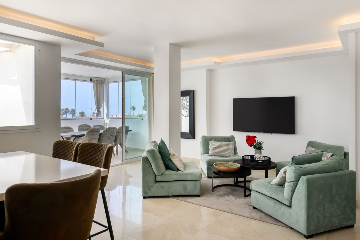 2 Bed Apartment for sale in Estepona Costa Del Sol, Málaga, Spain