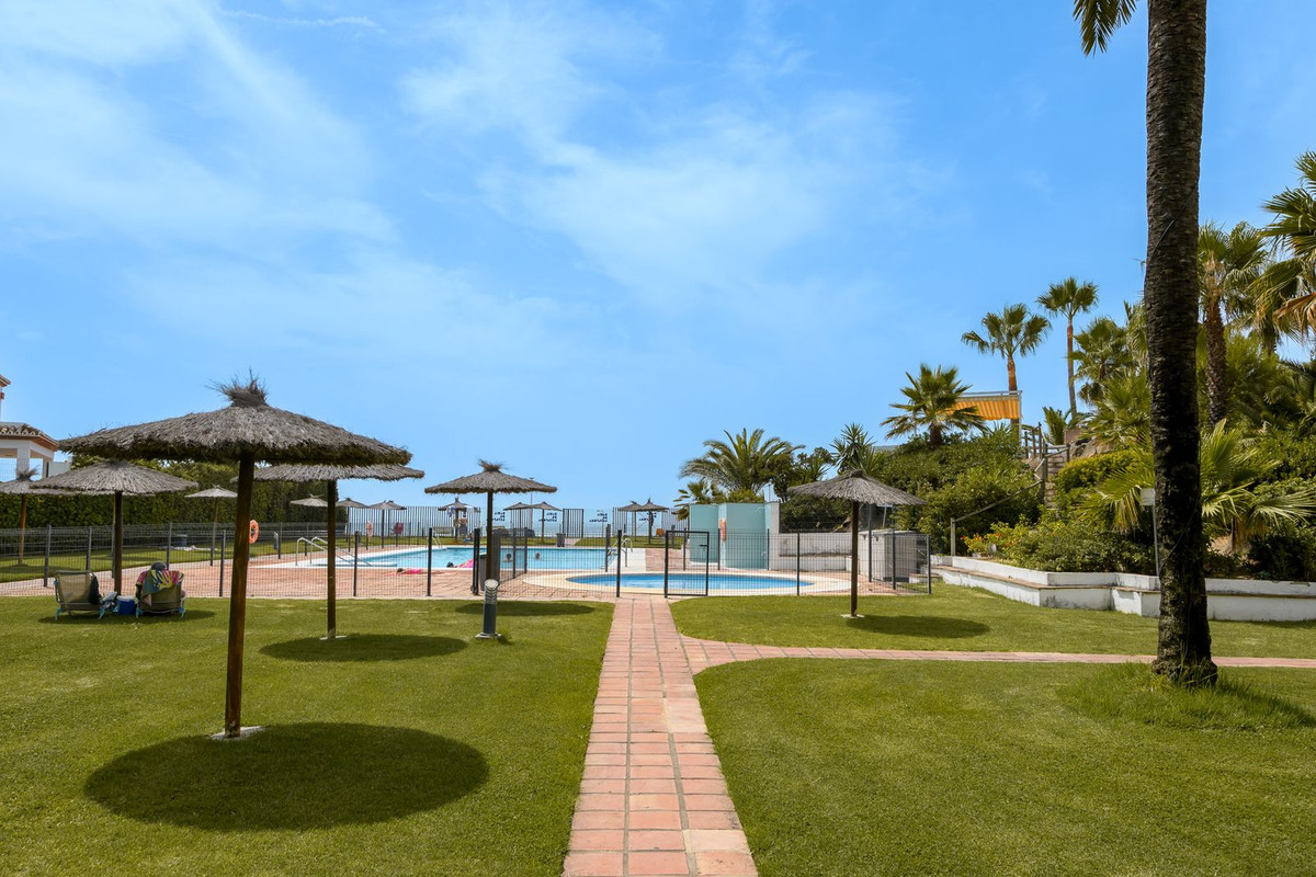 2 Bed Apartment for sale in Estepona Costa Del Sol, Málaga, Spain
