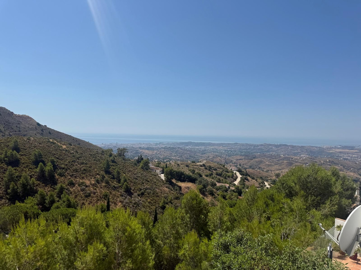 2 Bed Townhouse for sale in Valtocado Costa Del Sol, Málaga, Spain