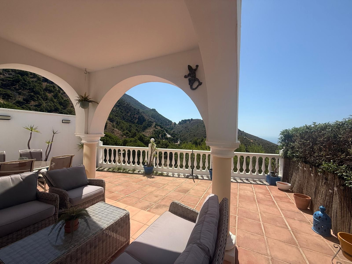 2 Bed Townhouse for sale in Valtocado Costa Del Sol, Málaga, Spain