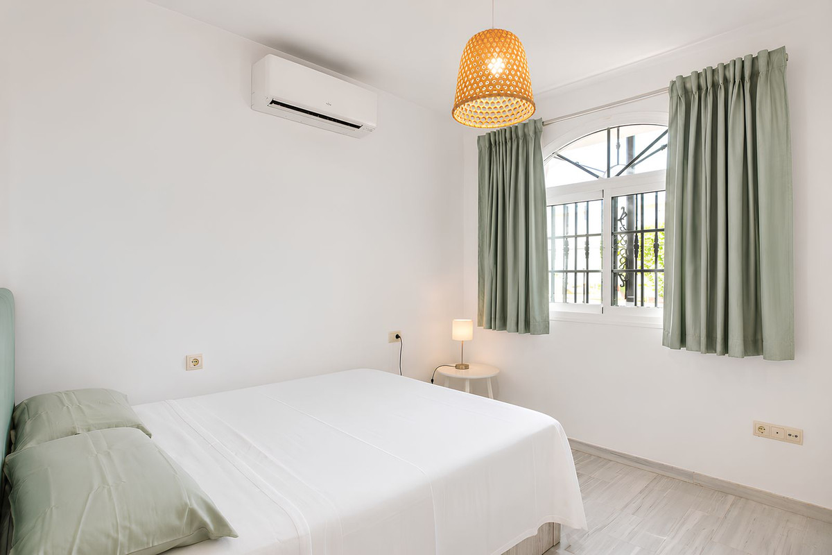 2 Bed Apartment for sale in Fuengirola Costa Del Sol, Málaga, Spain