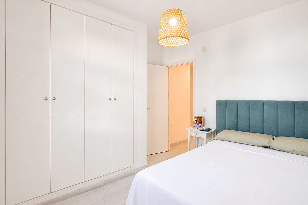 2 Bed Apartment for sale in Fuengirola Costa Del Sol, Málaga, Spain