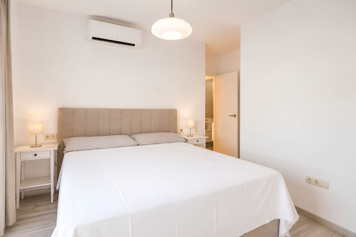 2 Bed Apartment for sale in Fuengirola Costa Del Sol, Málaga, Spain