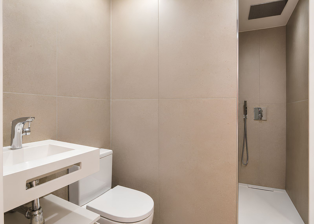 2 Bed Apartment for sale in Fuengirola Costa Del Sol, Málaga, Spain
