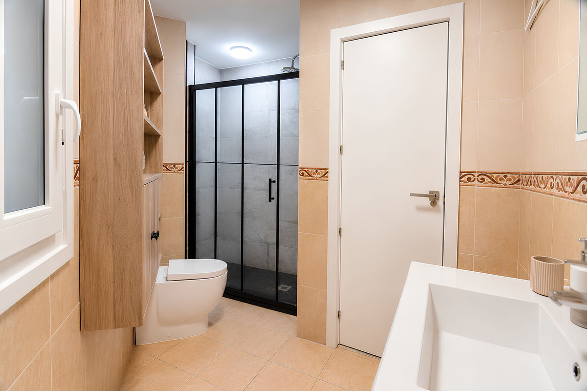 2 Bed Apartment for sale in Fuengirola Costa Del Sol, Málaga, Spain