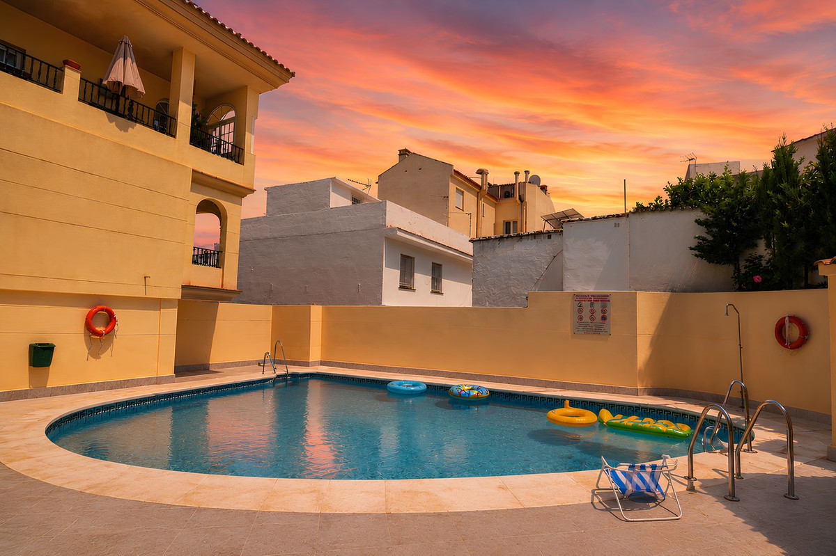 2 Bed Apartment for sale in Fuengirola Costa Del Sol, Málaga, Spain