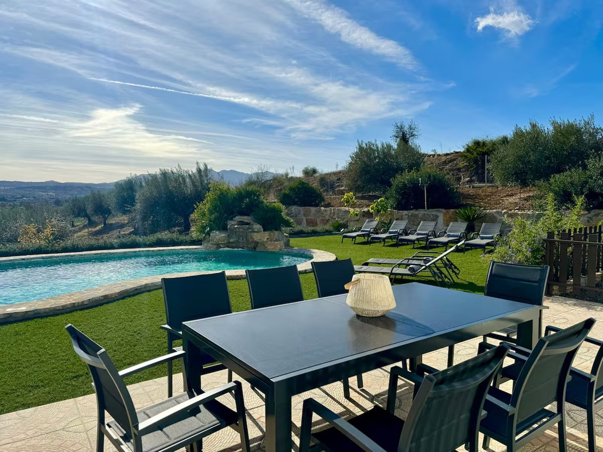5 Bed Townhouse for sale in Coín Costa Del Sol, Málaga, Spain