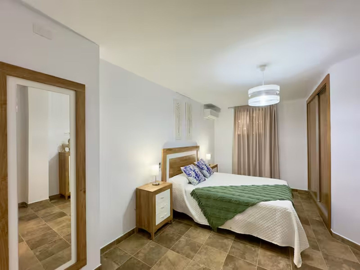 5 Bed Townhouse for sale in Coín Costa Del Sol, Málaga, Spain