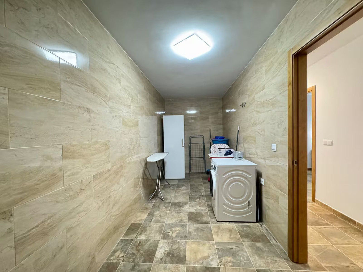 5 Bed Townhouse for sale in Coín Costa Del Sol, Málaga, Spain