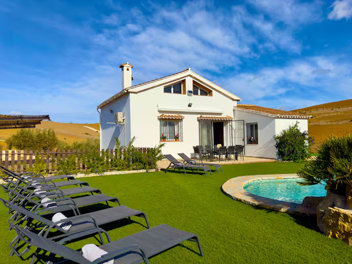 5 Bed Townhouse for sale in Coín Costa Del Sol, Málaga, Spain