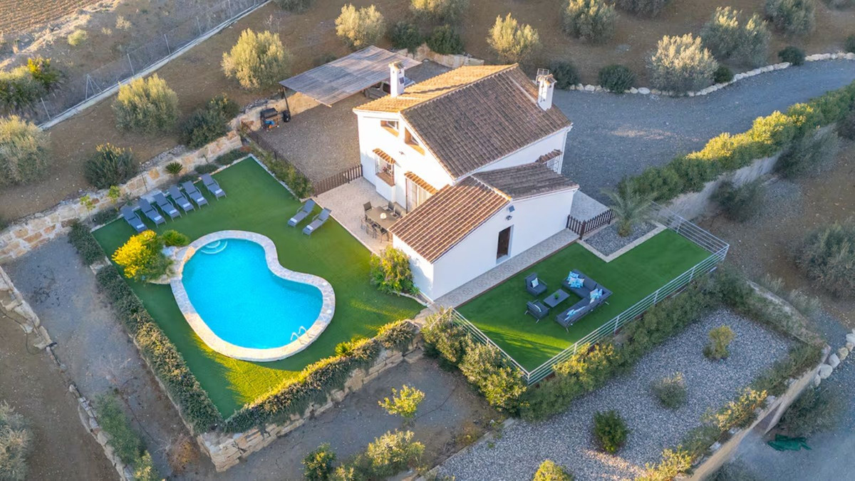 5 Bed Townhouse for sale in Coín Costa Del Sol, Málaga, Spain