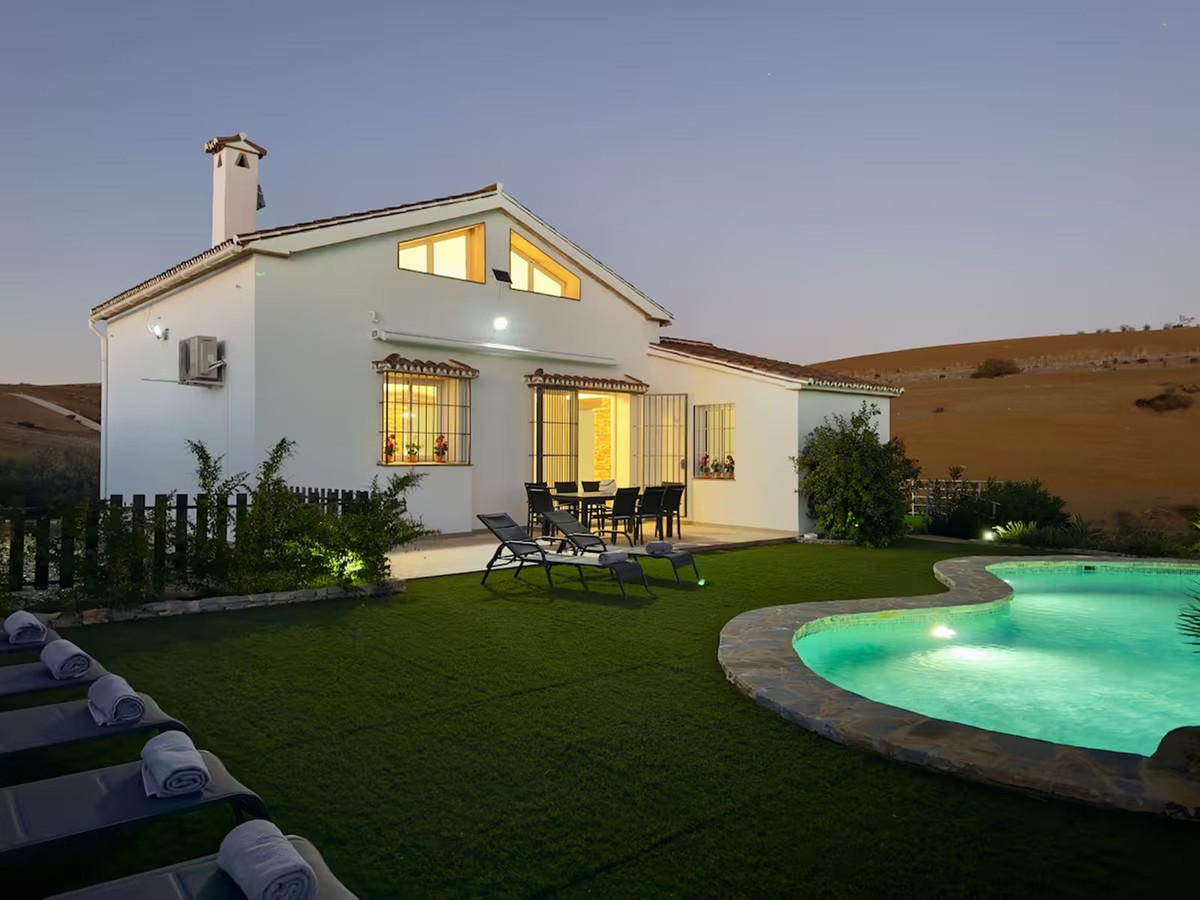 5 Bed Townhouse for sale in Coín Costa Del Sol, Málaga, Spain