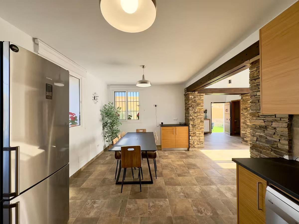 5 Bed Townhouse for sale in Coín Costa Del Sol, Málaga, Spain