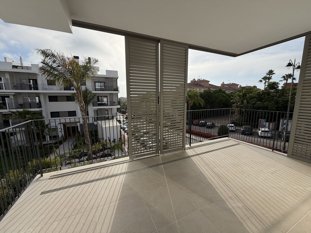 3 Bed Apartment for sale in Estepona Costa Del Sol, Málaga, Spain