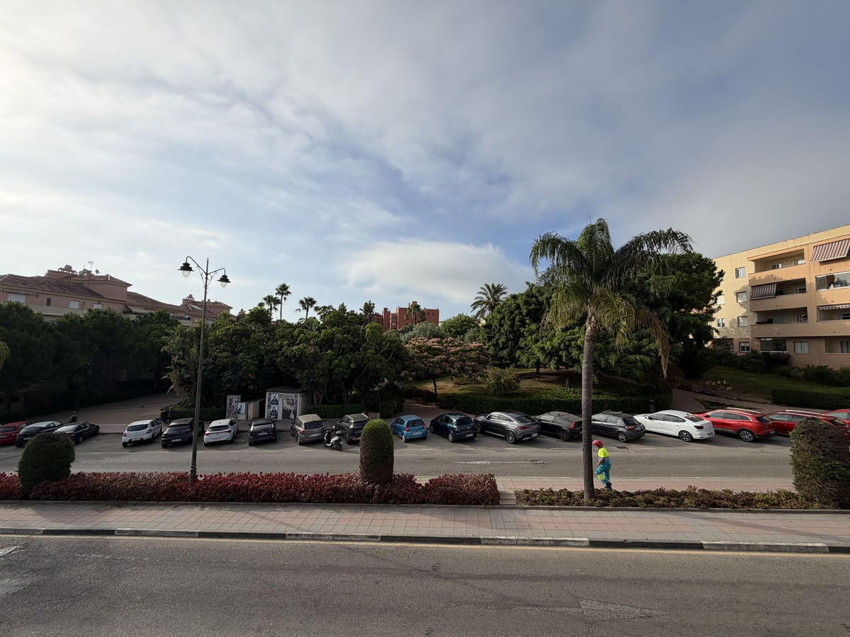 3 Bed Apartment for sale in Estepona Costa Del Sol, Málaga, Spain