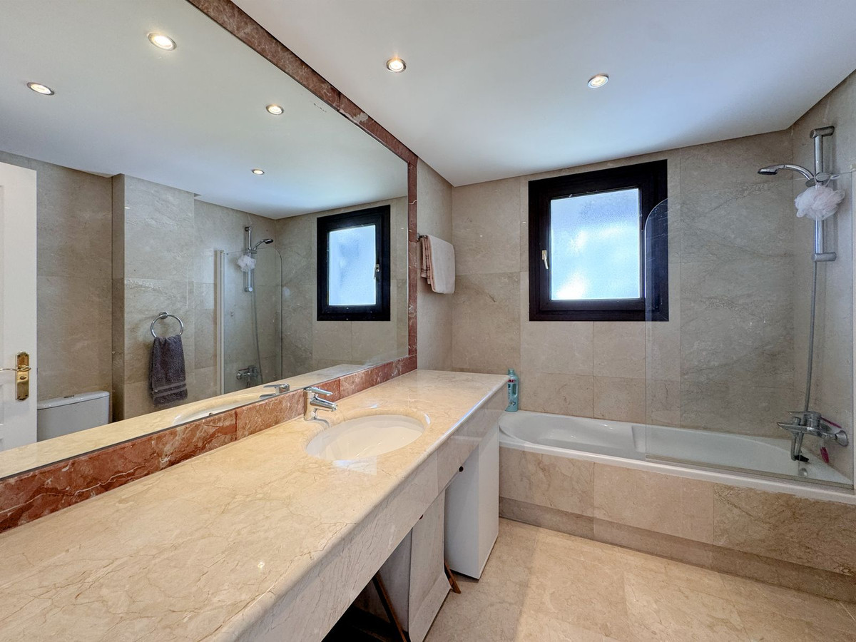 4 Bed Apartment for sale in Mijas Golf Costa Del Sol, Málaga, Spain