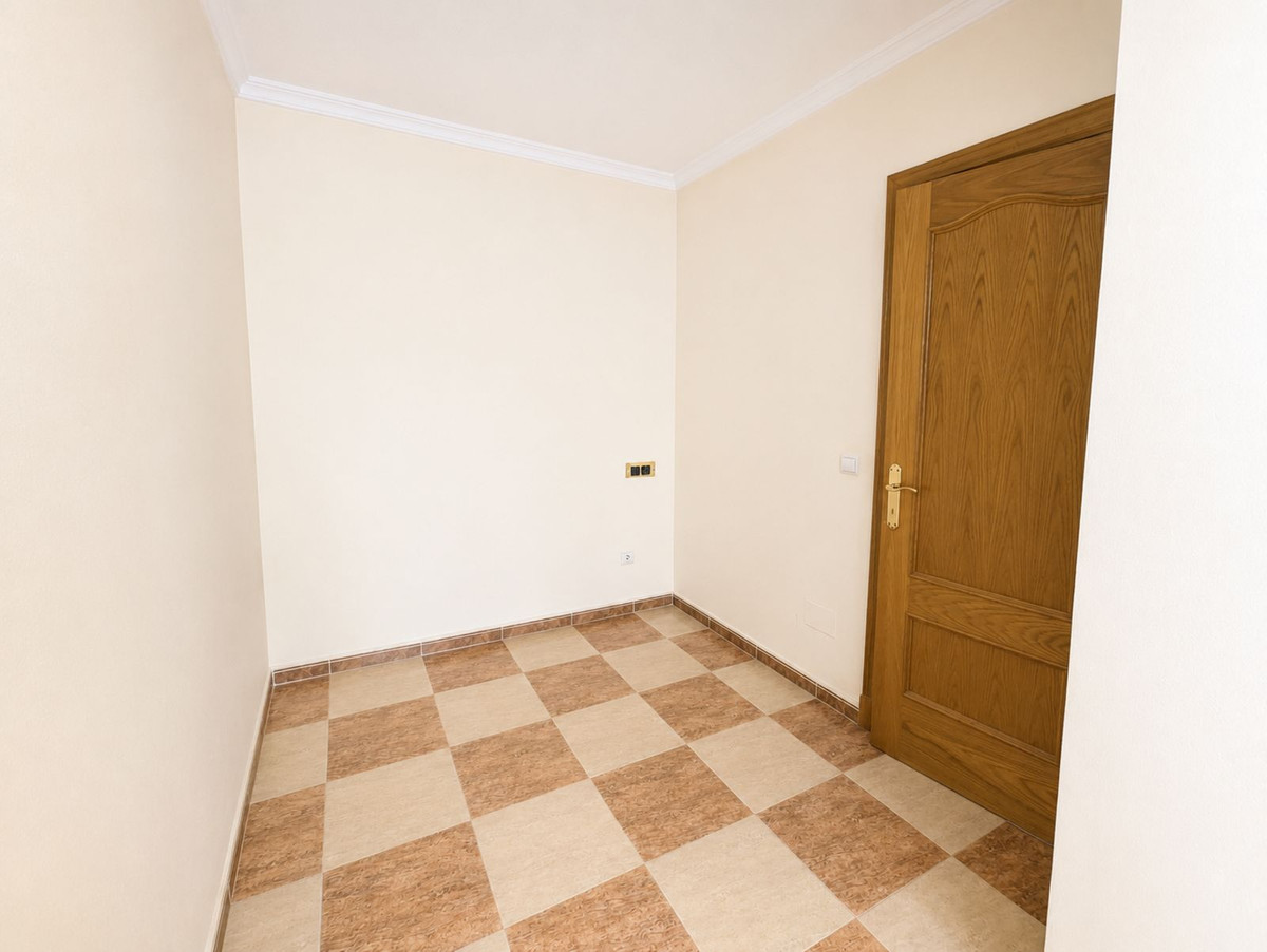 2 Bed Apartment for sale in Los Boliches Costa Del Sol, Málaga, Spain