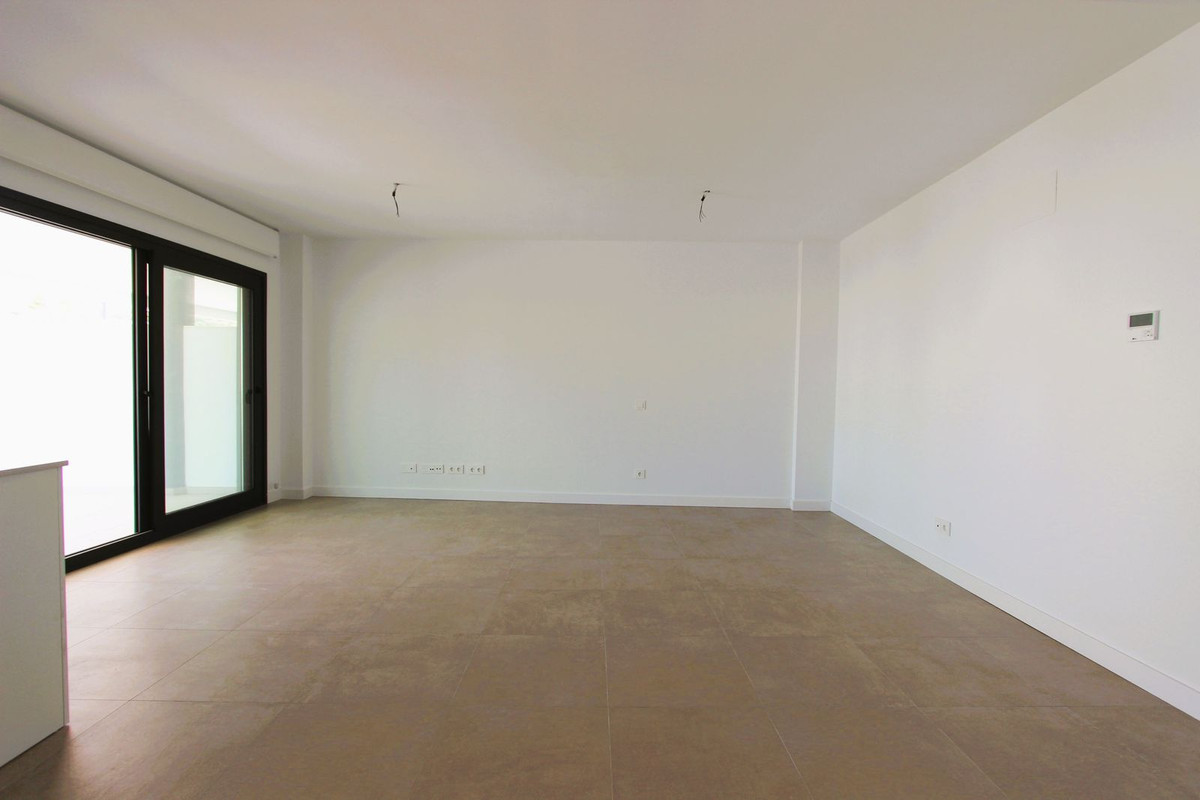 2 Bed Apartment for sale in Estepona Costa Del Sol, Málaga, Spain