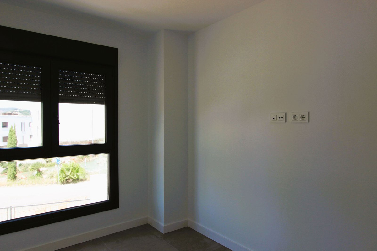 2 Bed Apartment for sale in Estepona Costa Del Sol, Málaga, Spain