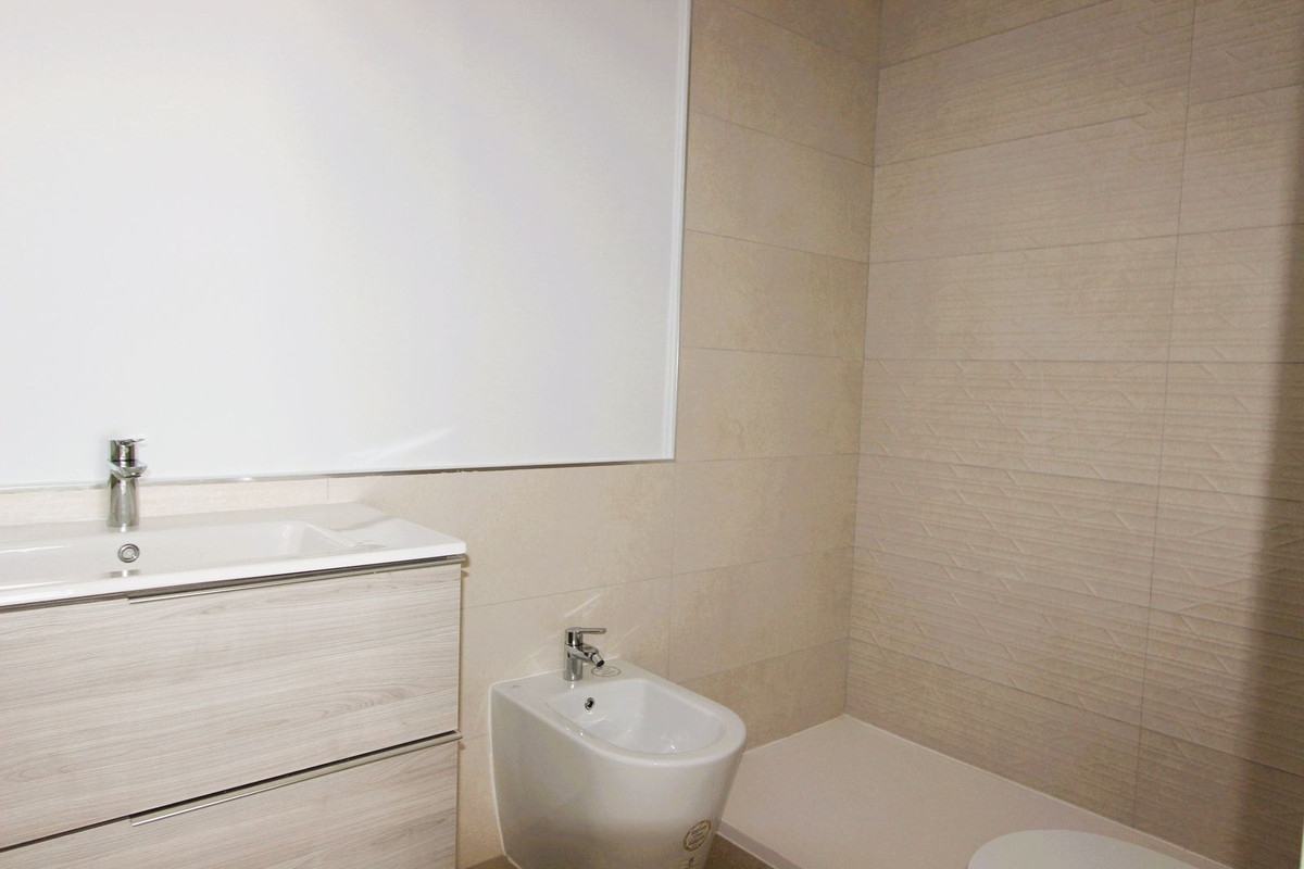 2 Bed Apartment for sale in Estepona Costa Del Sol, Málaga, Spain