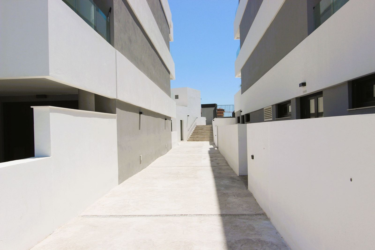 2 Bed Apartment for sale in Estepona Costa Del Sol, Málaga, Spain