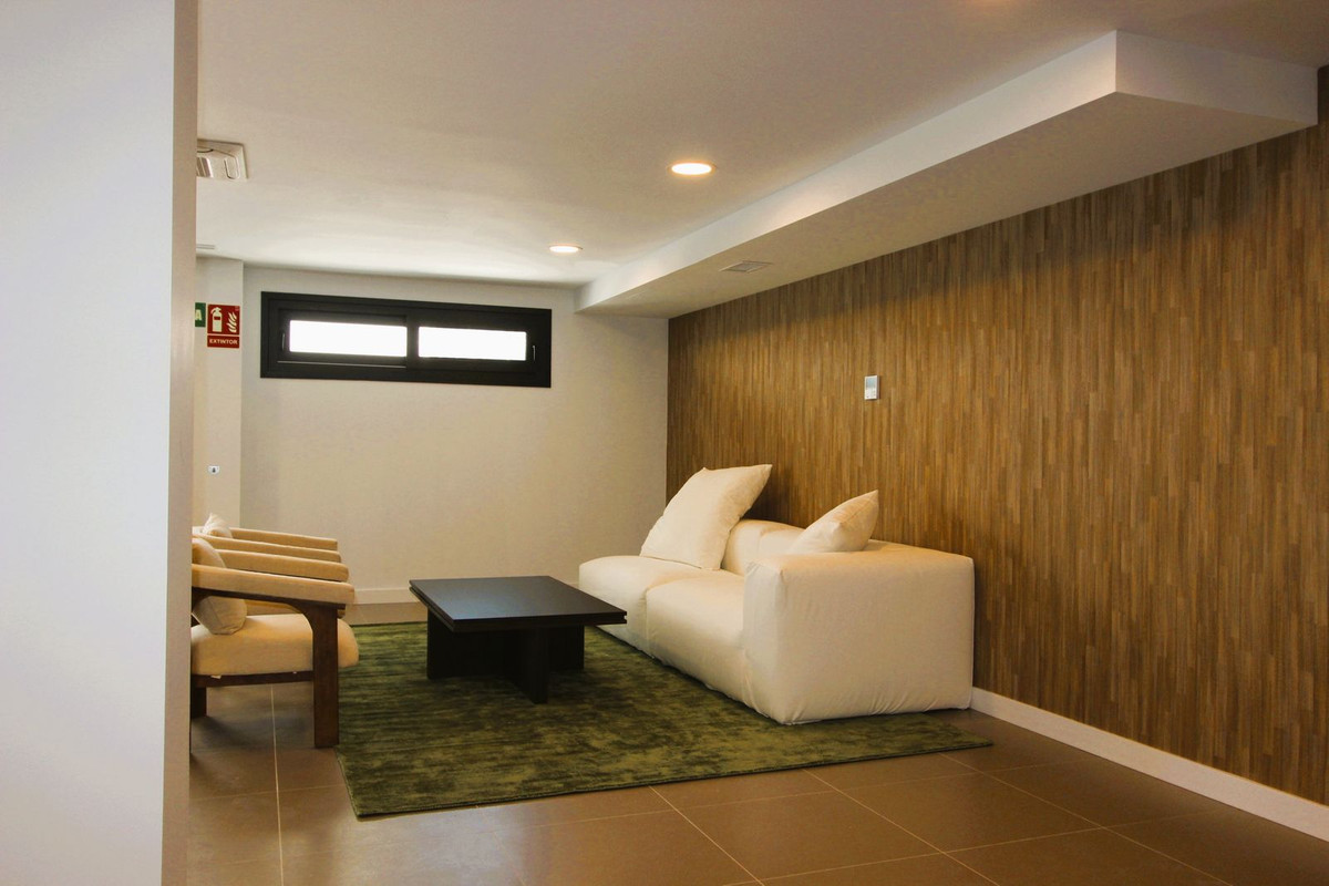 2 Bed Apartment for sale in Estepona Costa Del Sol, Málaga, Spain