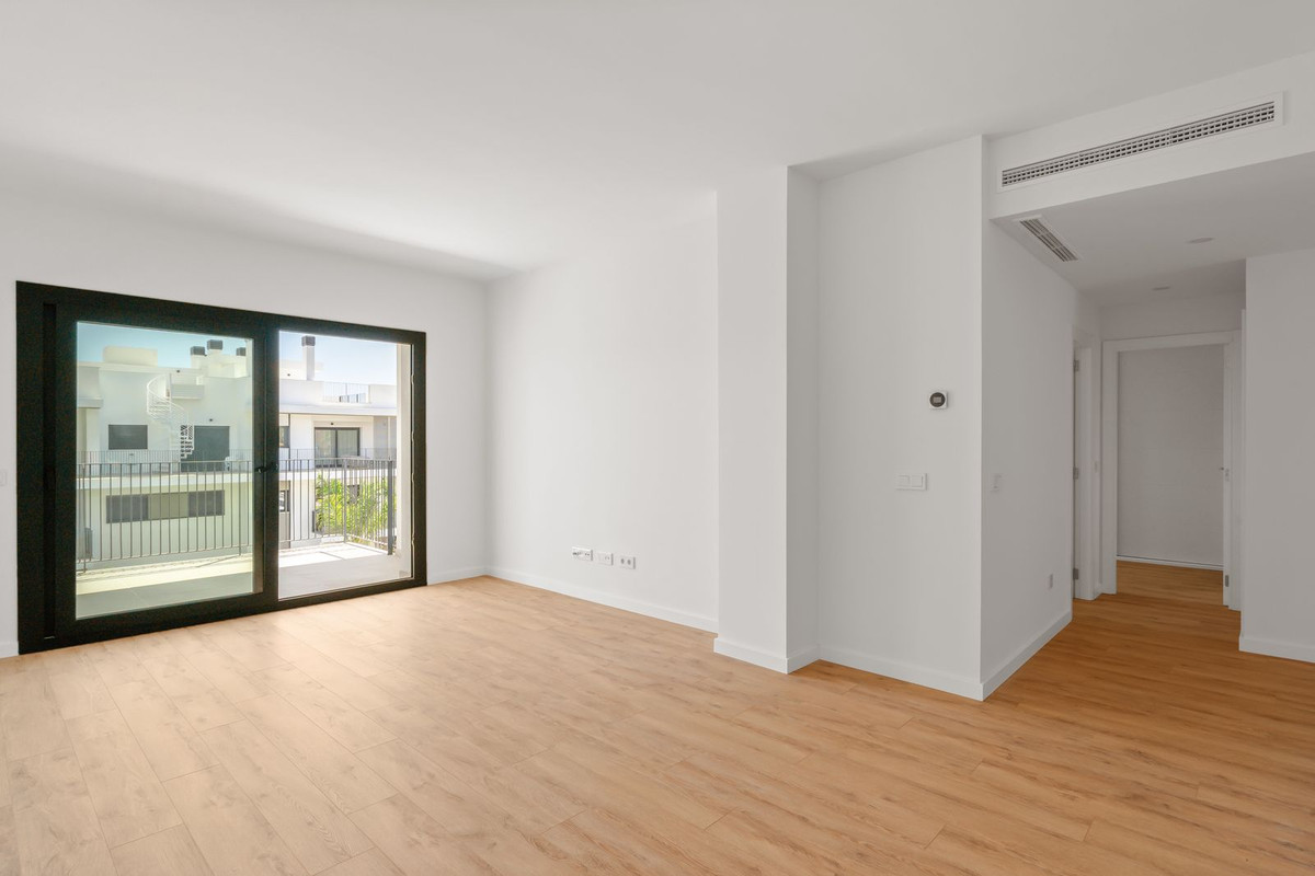 2 Bed Apartment for sale in Estepona Costa Del Sol, Málaga, Spain