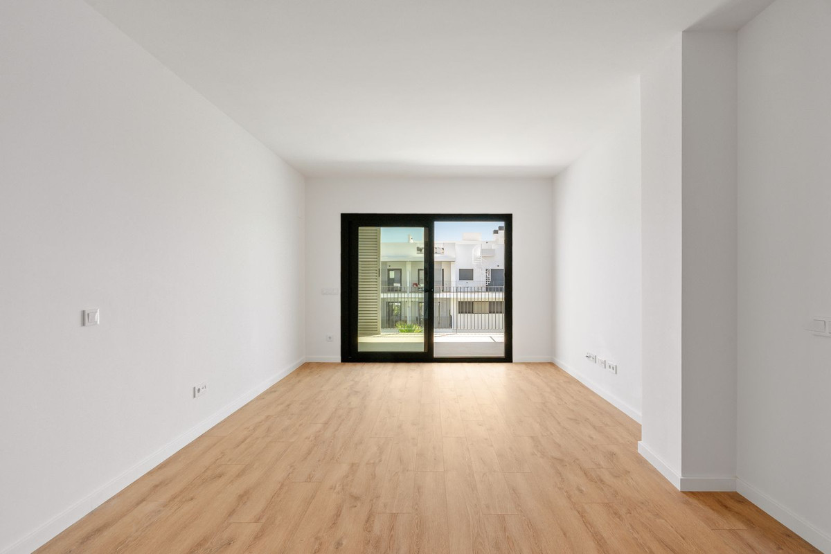 2 Bed Apartment for sale in Estepona Costa Del Sol, Málaga, Spain