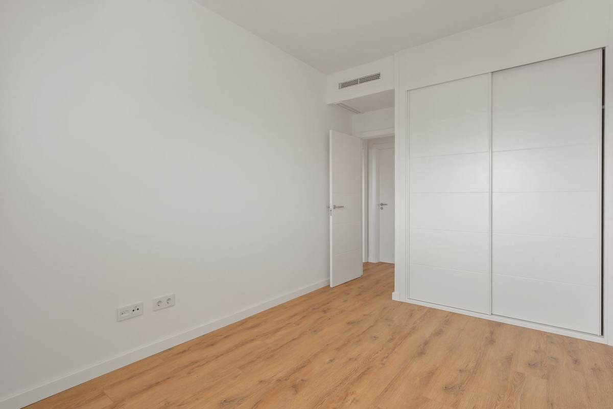 2 Bed Apartment for sale in Estepona Costa Del Sol, Málaga, Spain