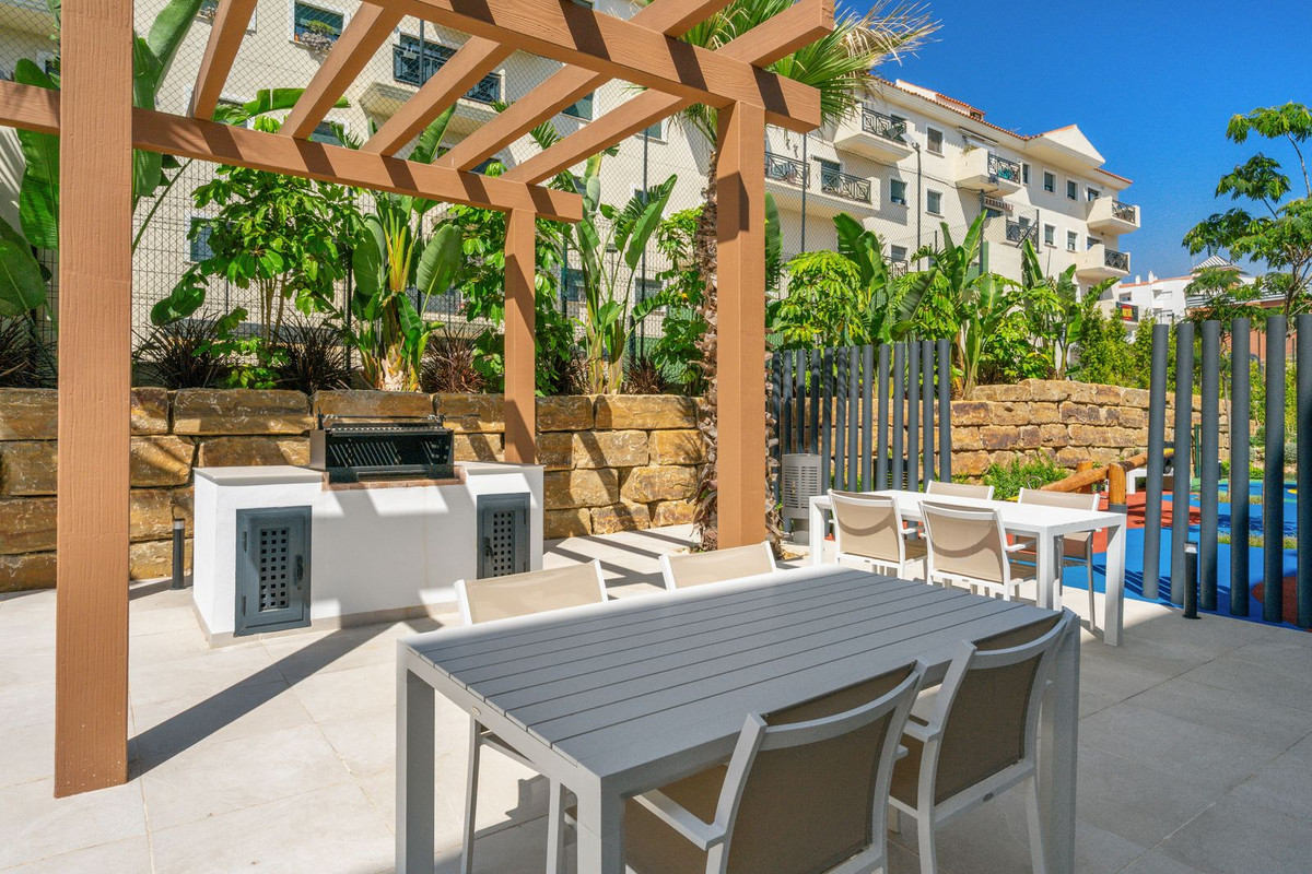 2 Bed Apartment for sale in Estepona Costa Del Sol, Málaga, Spain
