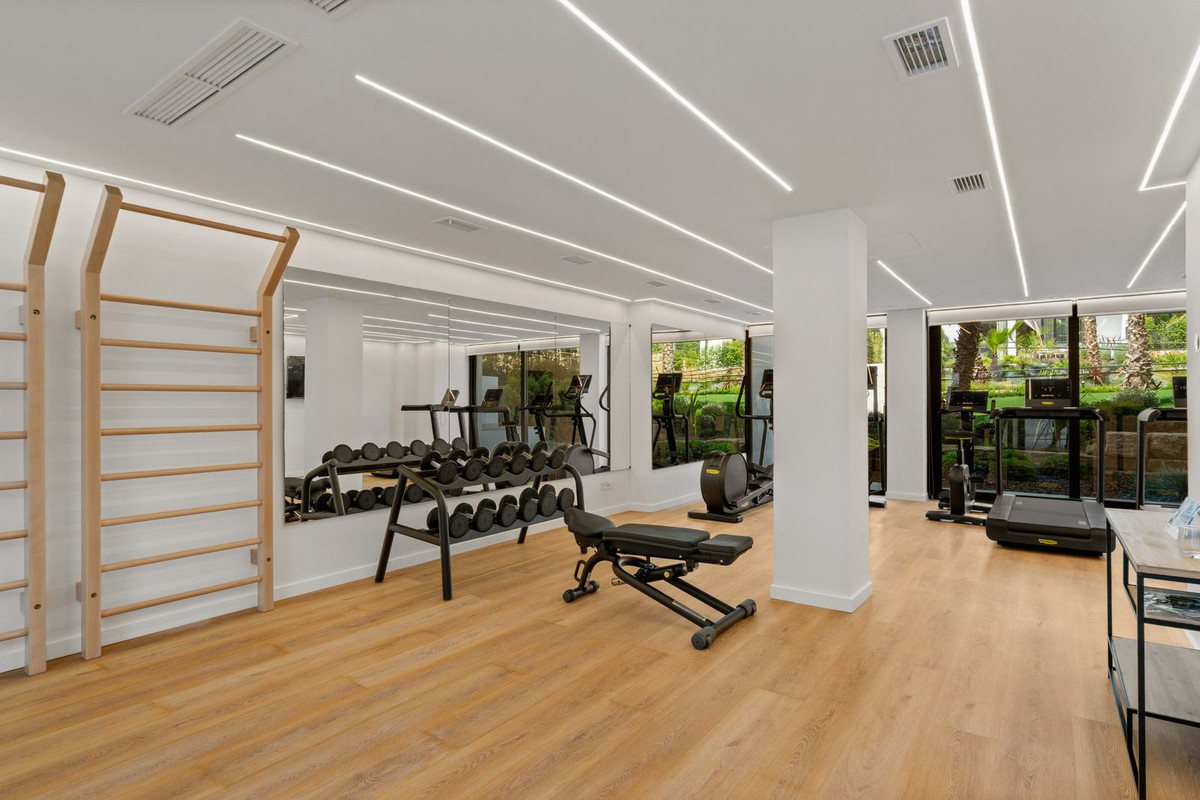 2 Bed Apartment for sale in Estepona Costa Del Sol, Málaga, Spain