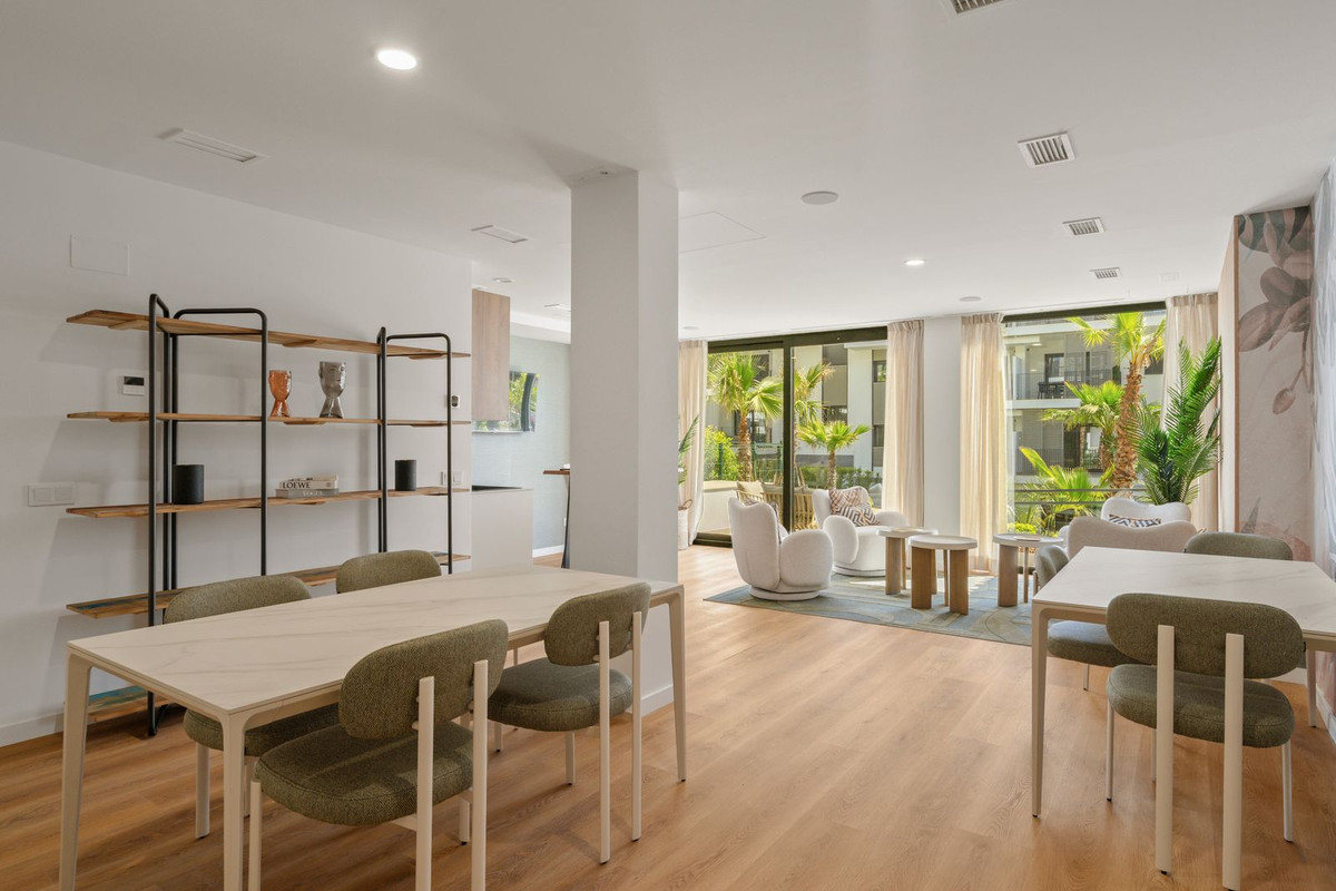 2 Bed Apartment for sale in Estepona Costa Del Sol, Málaga, Spain