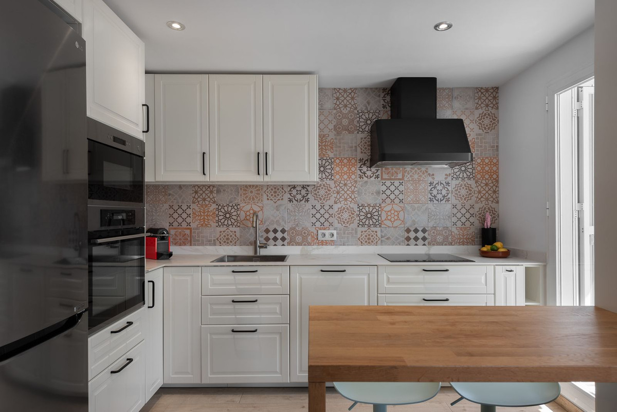 2 Bed Apartment for sale in Nueva Andalucía Costa Del Sol, Málaga, Spain