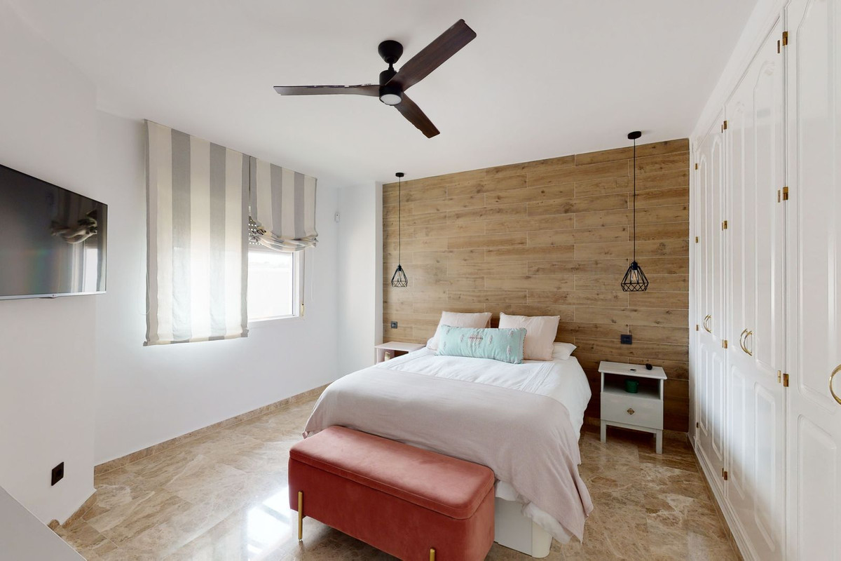 2 Bed Apartment for sale in Nueva Andalucía Costa Del Sol, Málaga, Spain