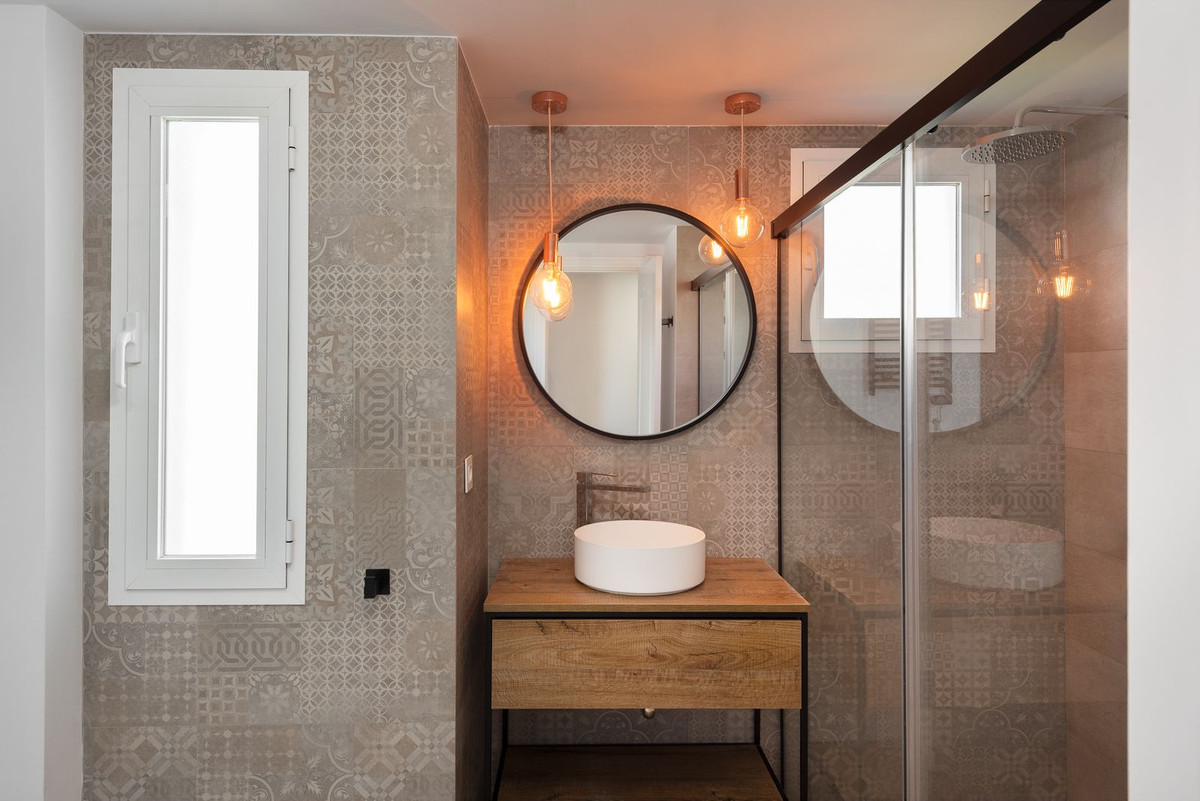 2 Bed Apartment for sale in Nueva Andalucía Costa Del Sol, Málaga, Spain