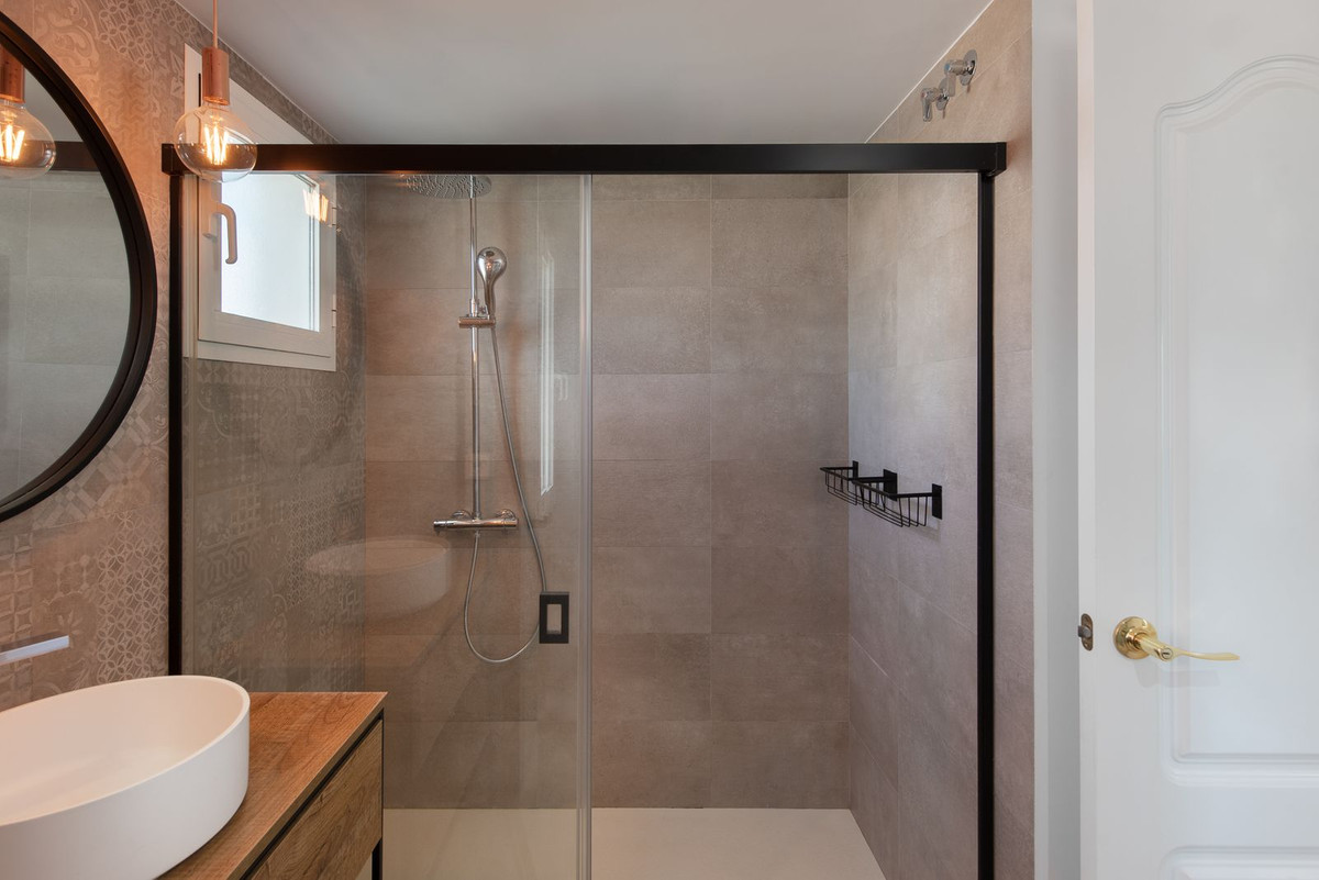 2 Bed Apartment for sale in Nueva Andalucía Costa Del Sol, Málaga, Spain