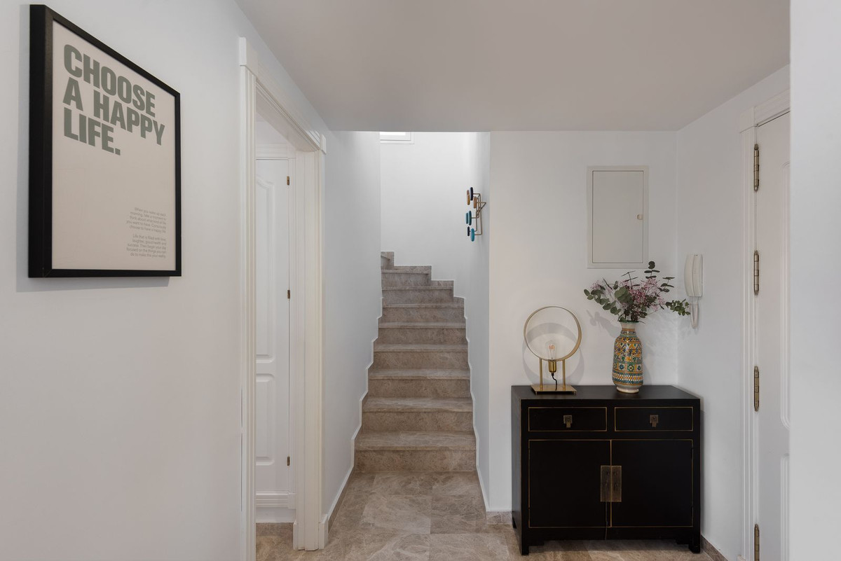 2 Bed Apartment for sale in Nueva Andalucía Costa Del Sol, Málaga, Spain