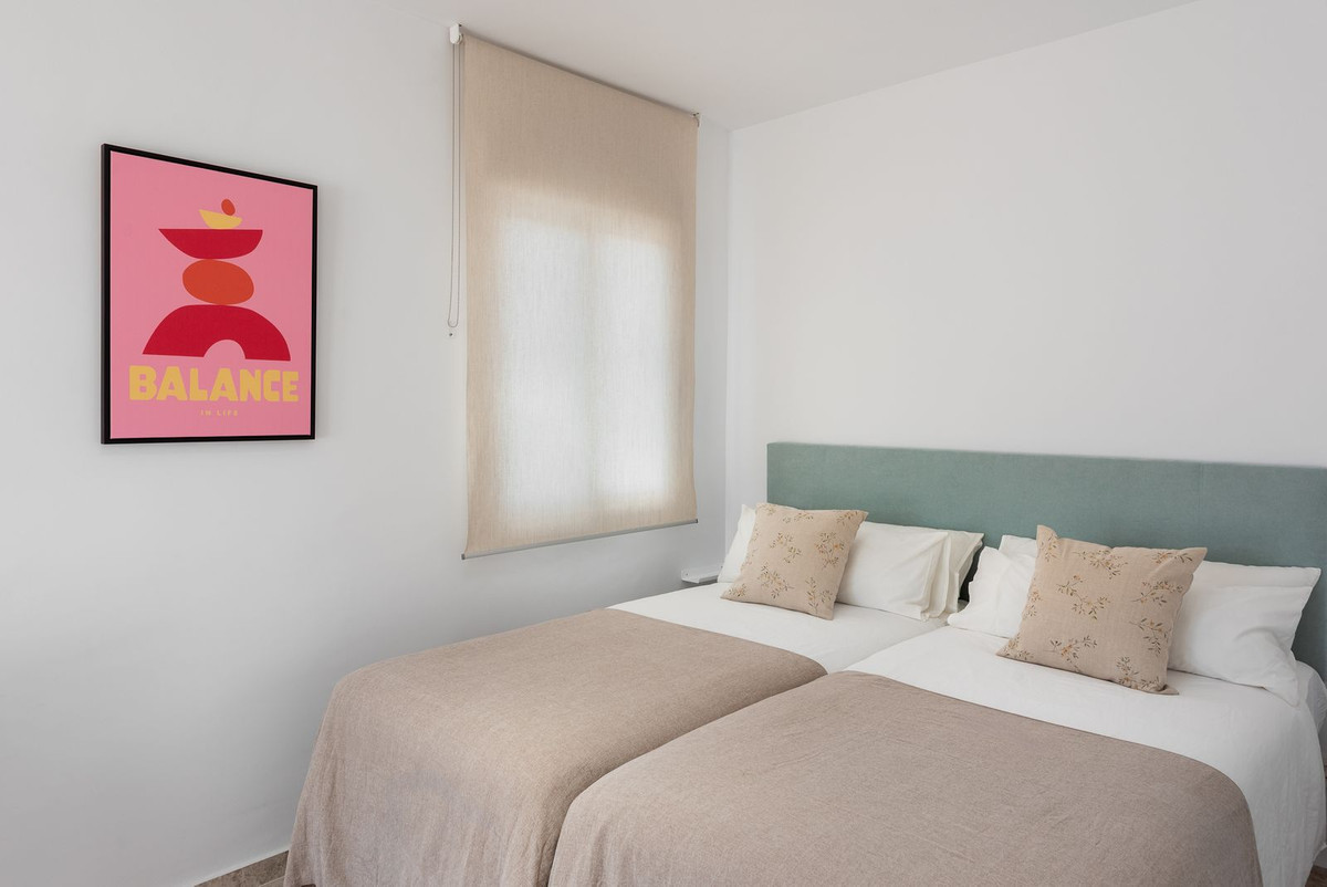 2 Bed Apartment for sale in Nueva Andalucía Costa Del Sol, Málaga, Spain