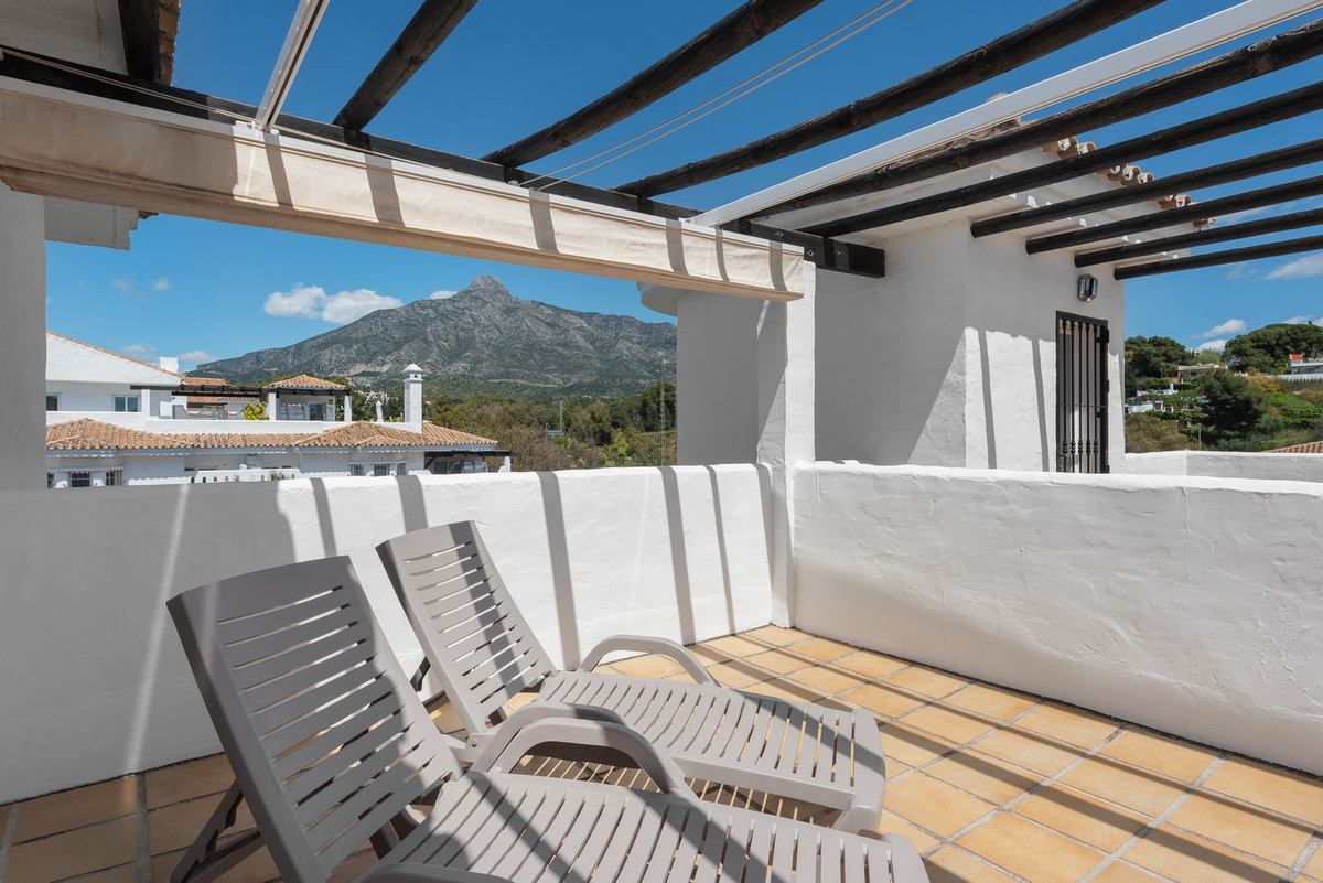 2 Bed Apartment for sale in Nueva Andalucía Costa Del Sol, Málaga, Spain