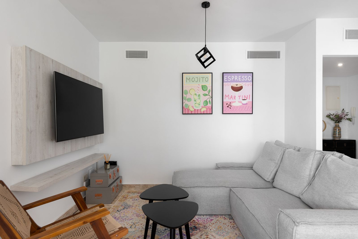 2 Bed Apartment for sale in Nueva Andalucía Costa Del Sol, Málaga, Spain