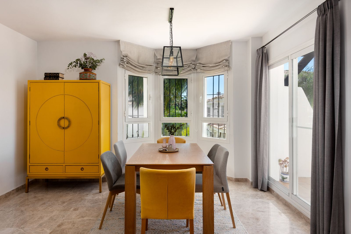 2 Bed Apartment for sale in Nueva Andalucía Costa Del Sol, Málaga, Spain