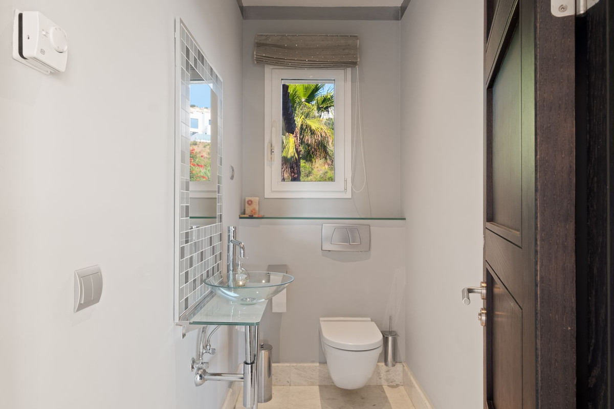 5 Bed Townhouse for sale in La Mairena Costa Del Sol, Málaga, Spain