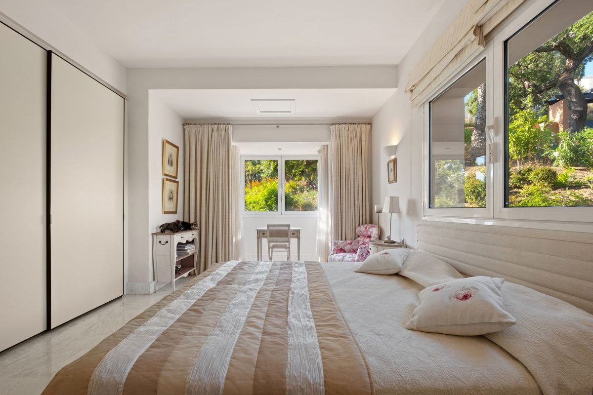 5 Bed Townhouse for sale in La Mairena Costa Del Sol, Málaga, Spain