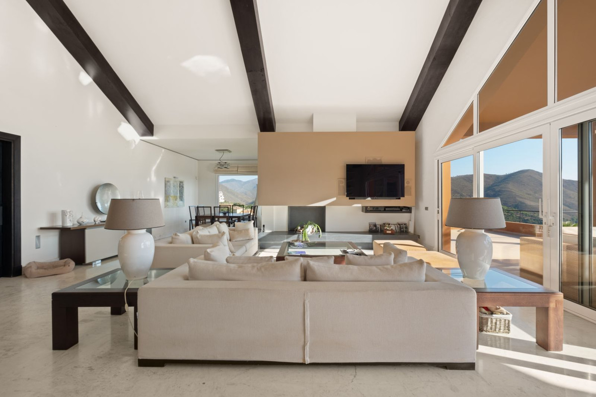 5 Bed Townhouse for sale in La Mairena Costa Del Sol, Málaga, Spain