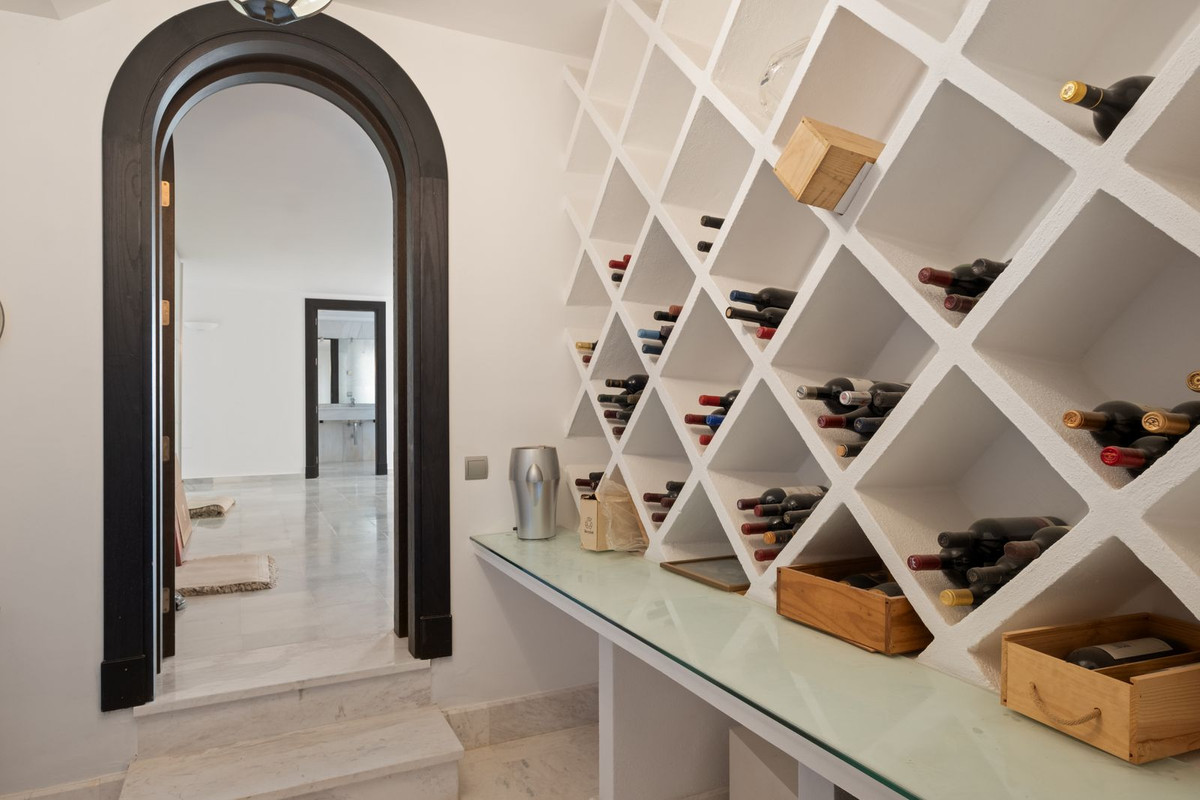 5 Bed Townhouse for sale in La Mairena Costa Del Sol, Málaga, Spain